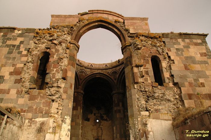 Kumurdo Cathedral Highlander travel