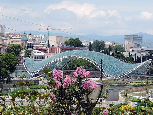 Bridge of peace - tbilisi architecture