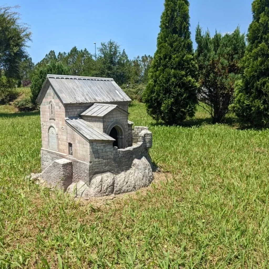 Tsunda church
