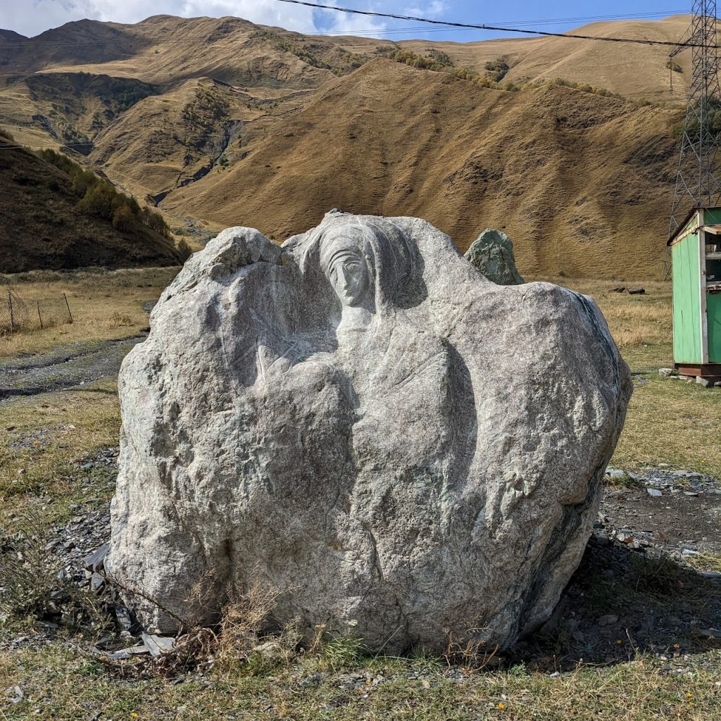 Sno statues