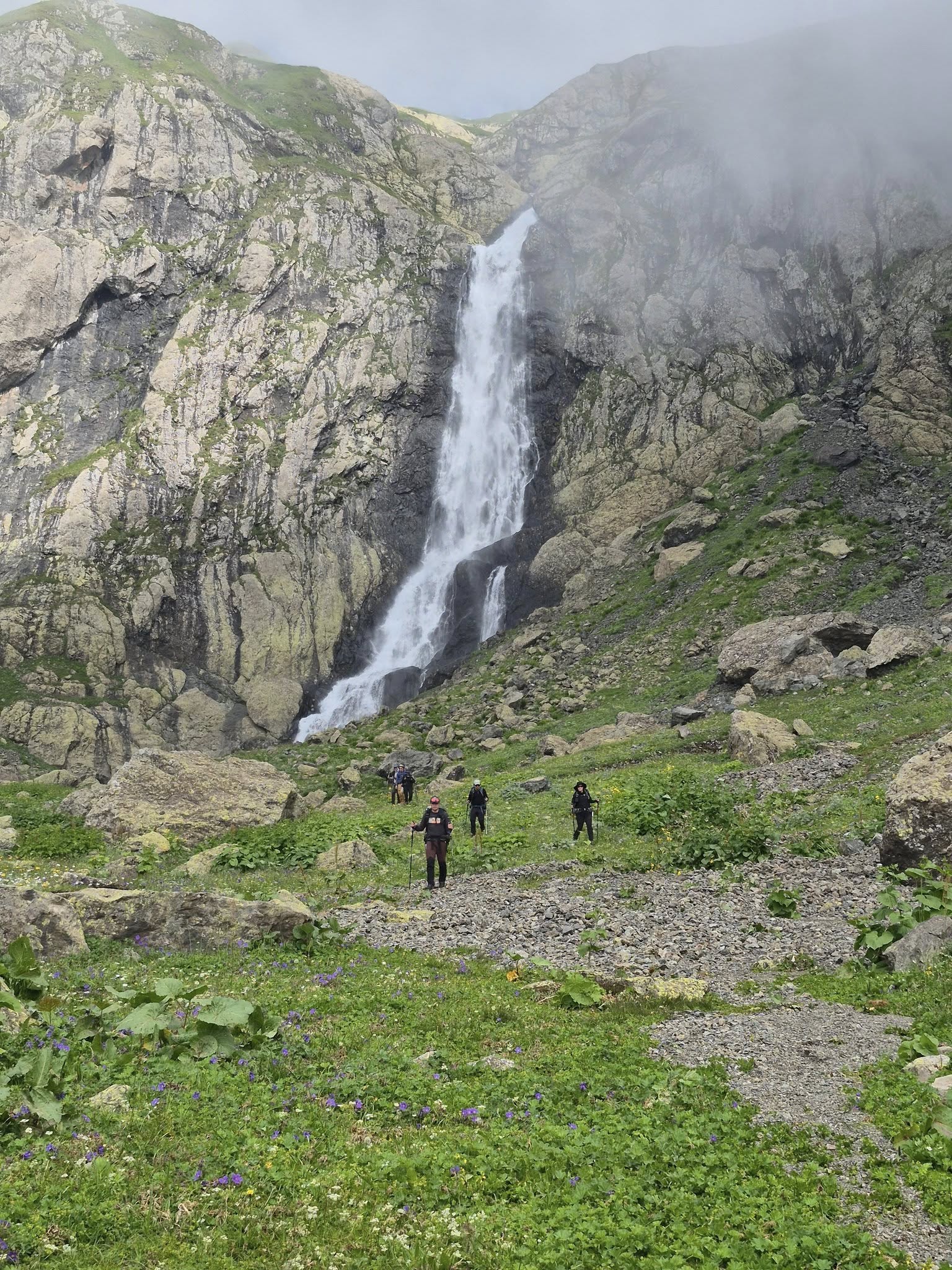 603921192_3783817105081544_3674352027610186037_n Tobavarchkhili lake trek Waterfall