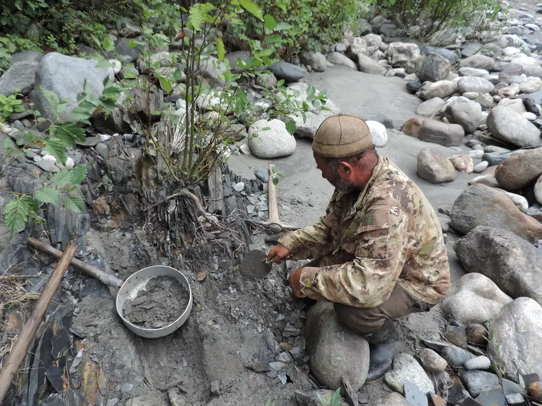 Looking for gold in Svaneti 7 Gold in Svaneti