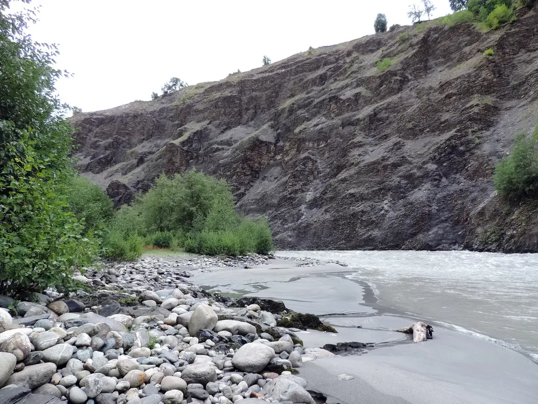 Looking for gold in Svaneti 3 Enguri river