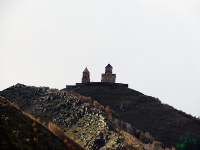 Gergeti trinity church view from stepantsminda