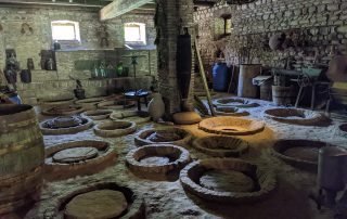 Винные туры в Грузии: каков на вкус напиток с 8000-летней историей 8 Wine Tours in Georgia: What 8,000 Years of Winemaking Actually Looks and Tastes Like