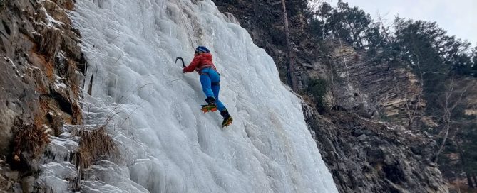 Ice Climbing in Ateni