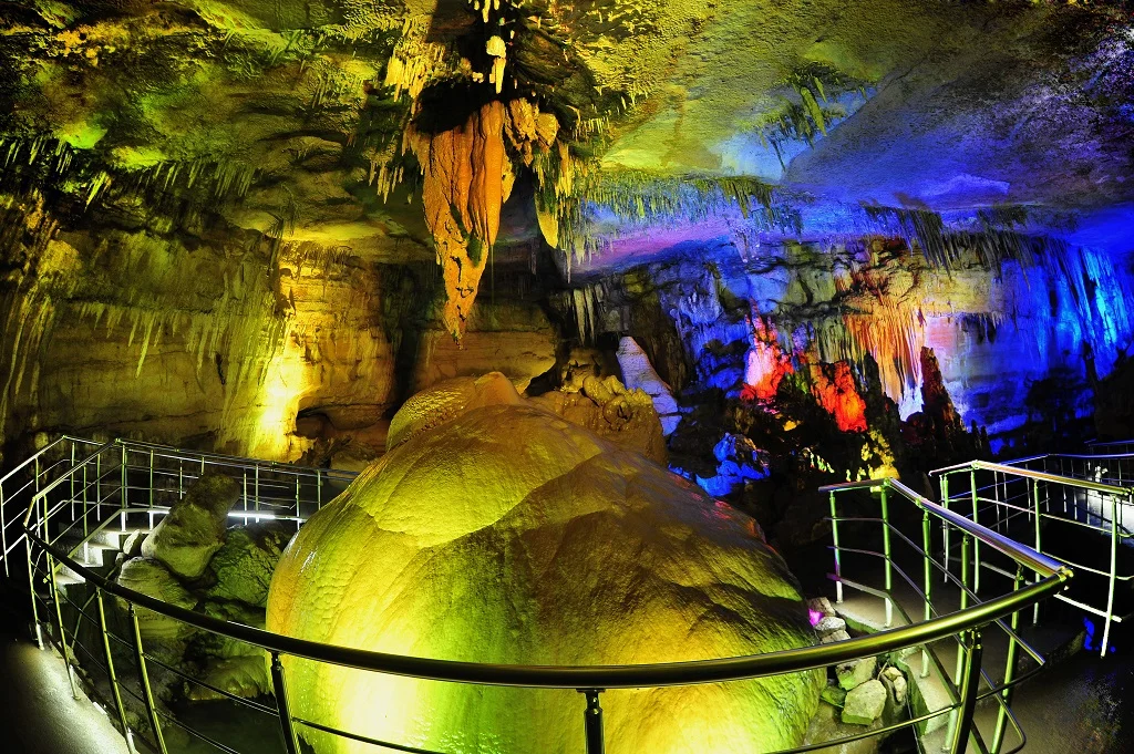 153232141815სათაფლიას მღვიმე – 1 Sataplia cave
